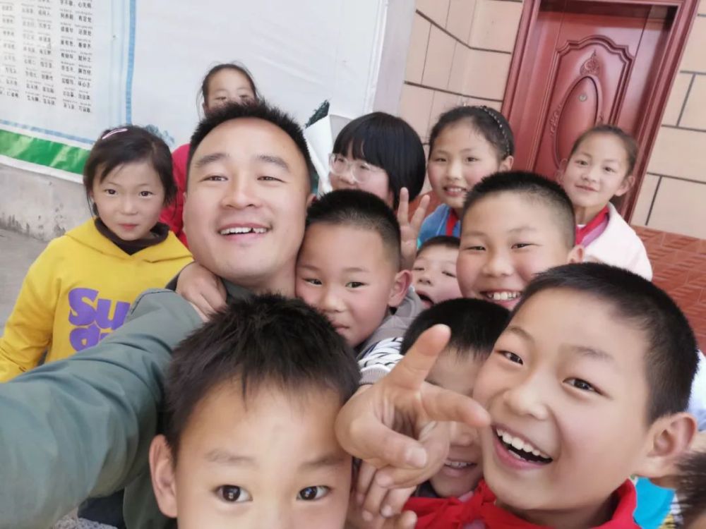 省重点录取!她最忘不掉的是他摩托车的声音……