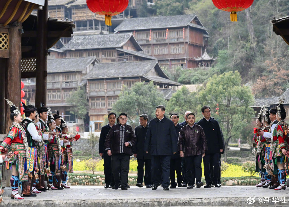 习近平在贵州黔东南州考察调研