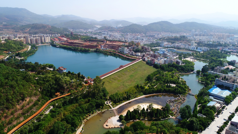 如今,易门县围绕打造"滇中菌乡山水公园城"的城市定位,坚持惠及民生与