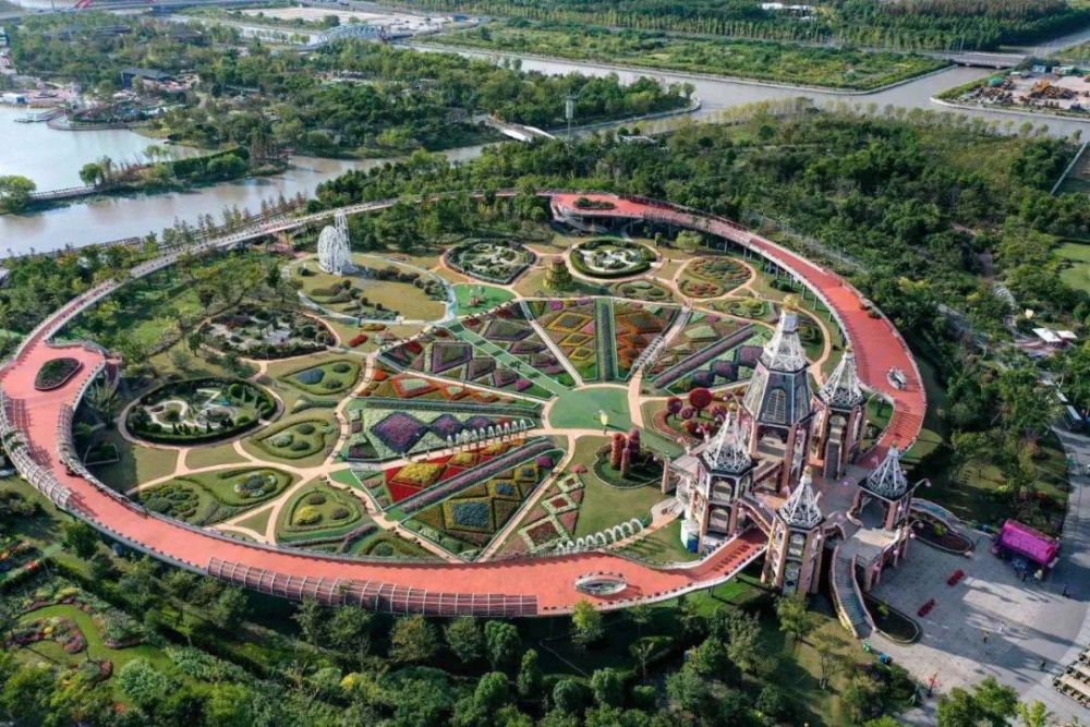 快乐经济崛起:中国主题乐园如何"快乐"一座城?