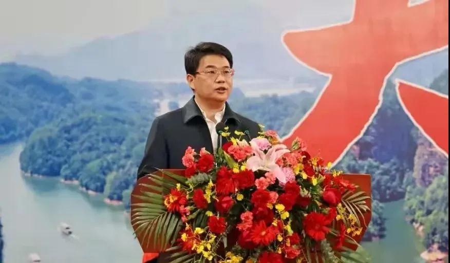 省委宣传部副部长,省新闻出版局(版权局)局长肖贵新在致辞中表示,省委