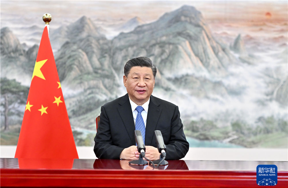 11月4日晚，国家主席习近平以视频方式出席第四届中国国际进口博览会开幕式并发表题为《让开放的春风温暖世界》的主旨演讲。新华社记者 李学仁 摄