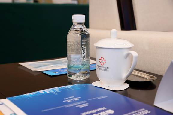 康师傅涵养泉天然矿泉水更是多次成为国内外重要会议,中国特色文化