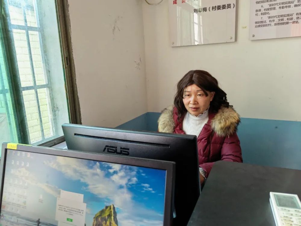 江西武宁第一书记胡亮传递平凡中的伟大