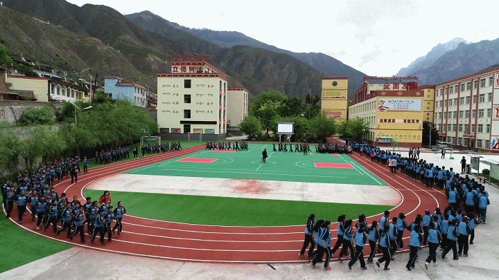 《迭部县中小学(幼儿园)安全管理实施意见》6969加强安全宣传教育