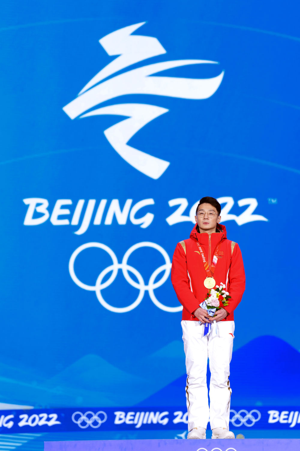 荣耀时刻任子威李文龙站上领奖台