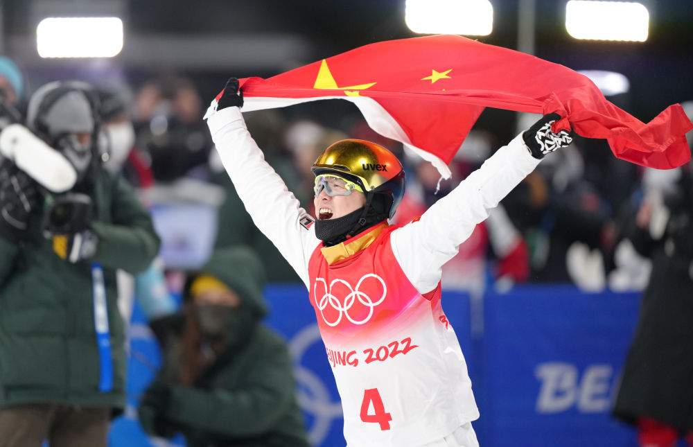 一跳定乾坤！齊廣璞獲自由式滑雪男子空中技巧金牌