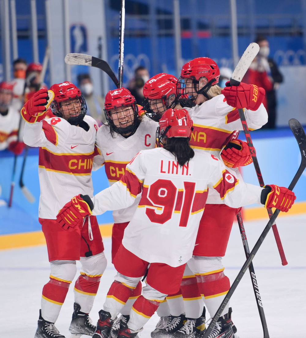 北京冬奥会燃中国女子冰球队逆转胜丹麦