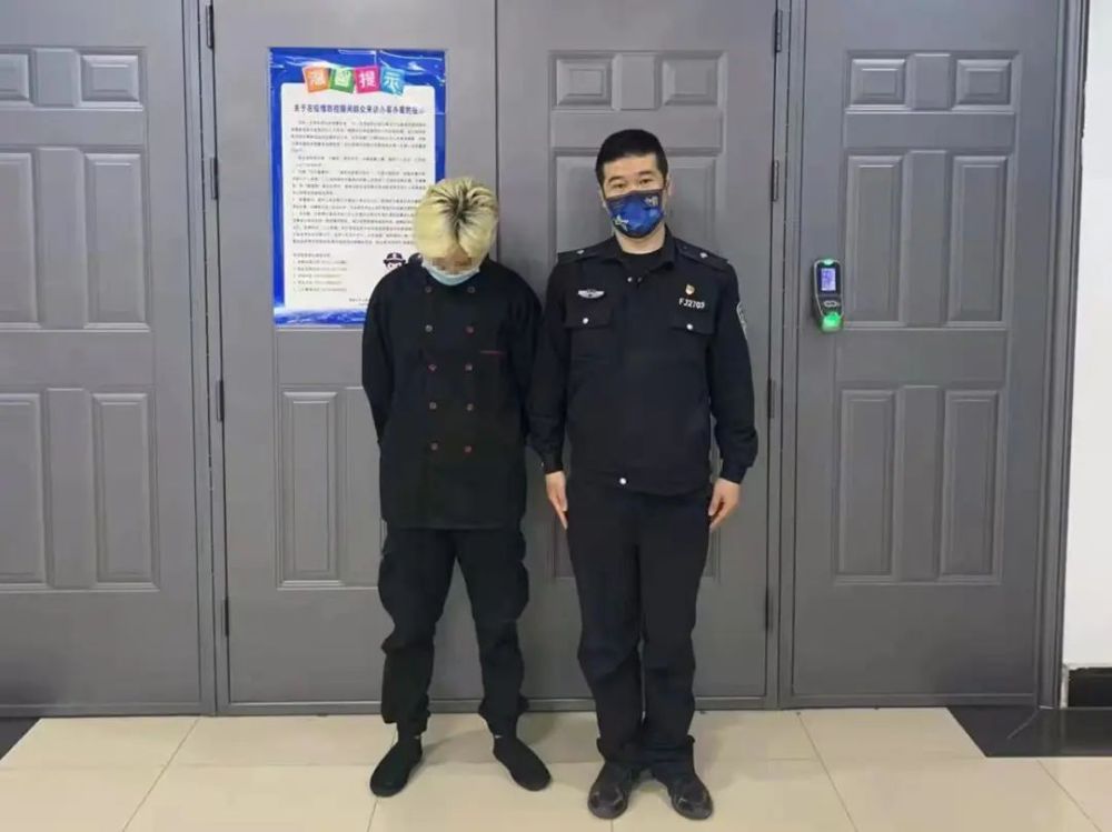 男子拒绝在一米线外排队，为泄愤强行拿走14管核酸标本