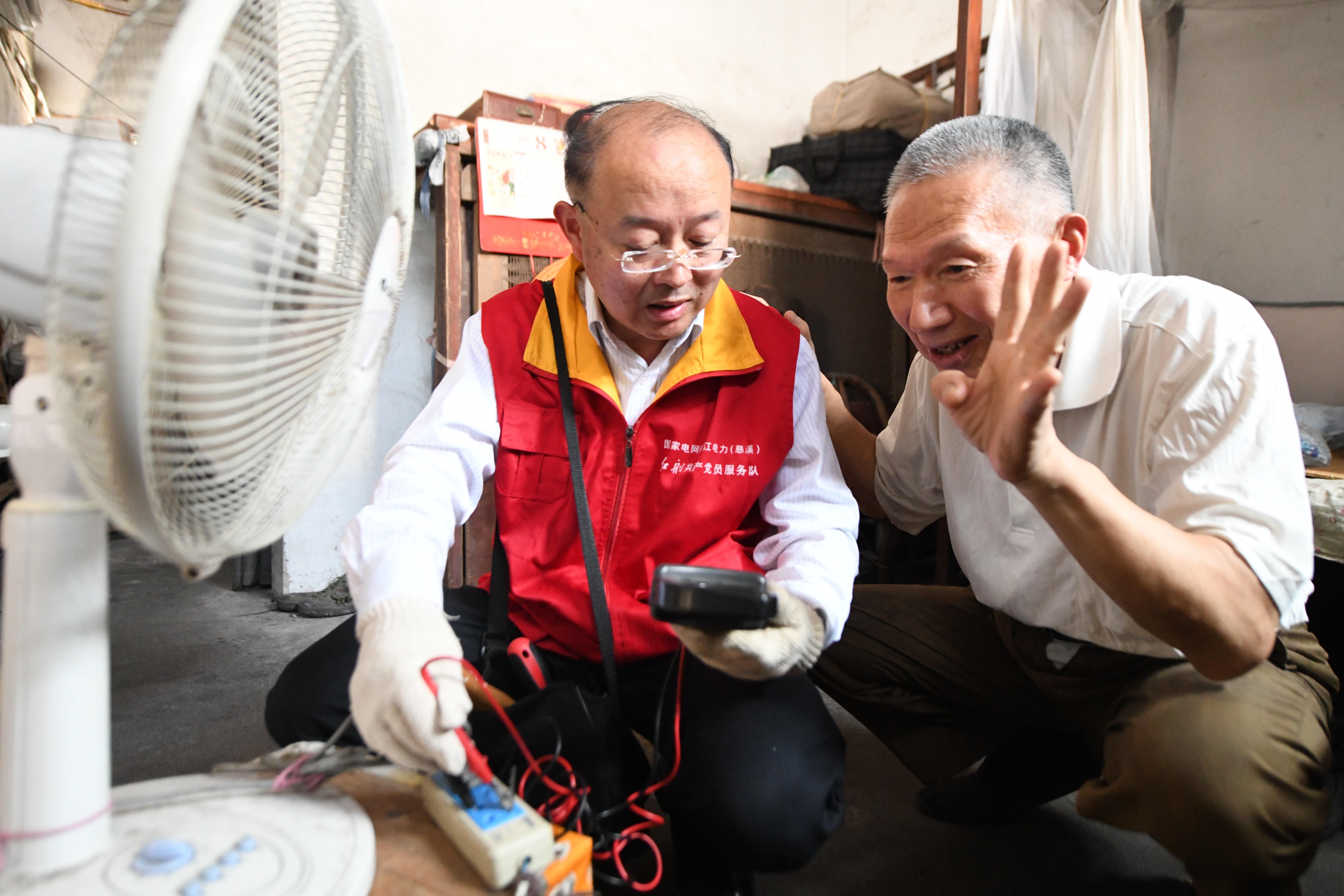 23年，为爱点灯！新华社聚焦宁波“万能电工”钱海军