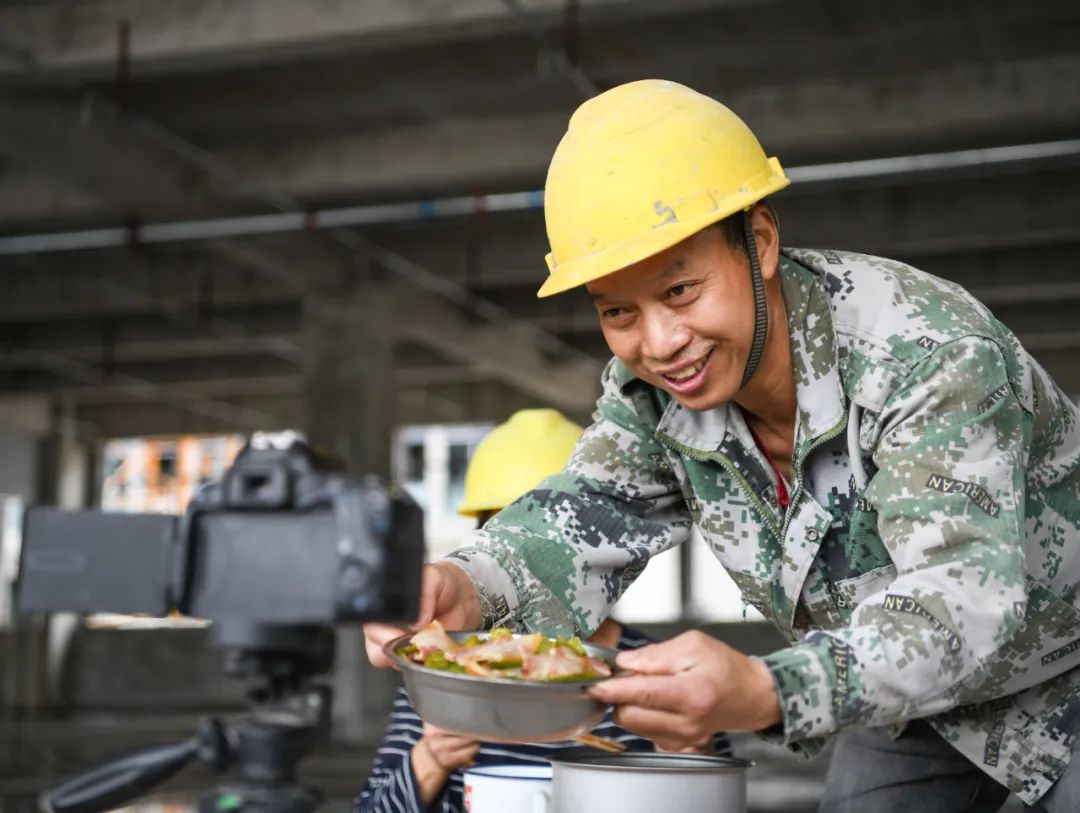 外来工饱满图片