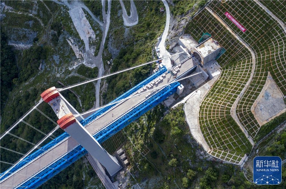 丽香铁路金沙江特大桥主体全部完工