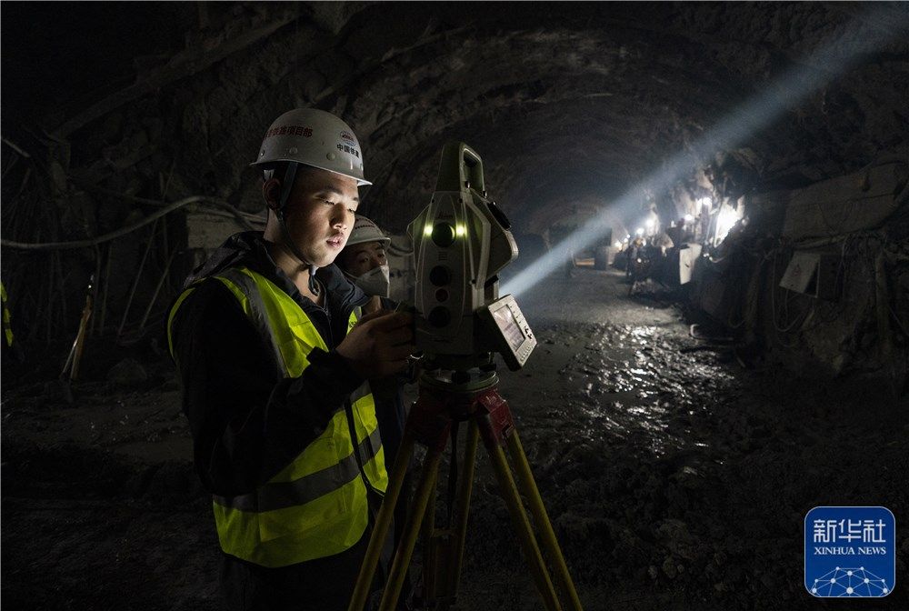 丽香铁路金沙江特大桥主体全部完工