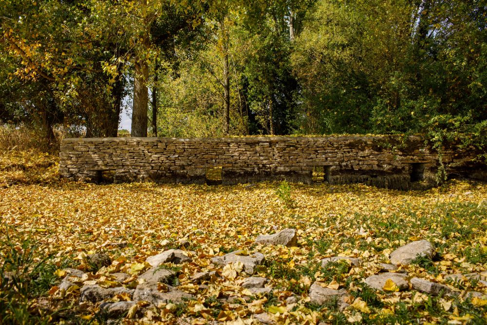 英国炎热 泰晤士河源头干涸