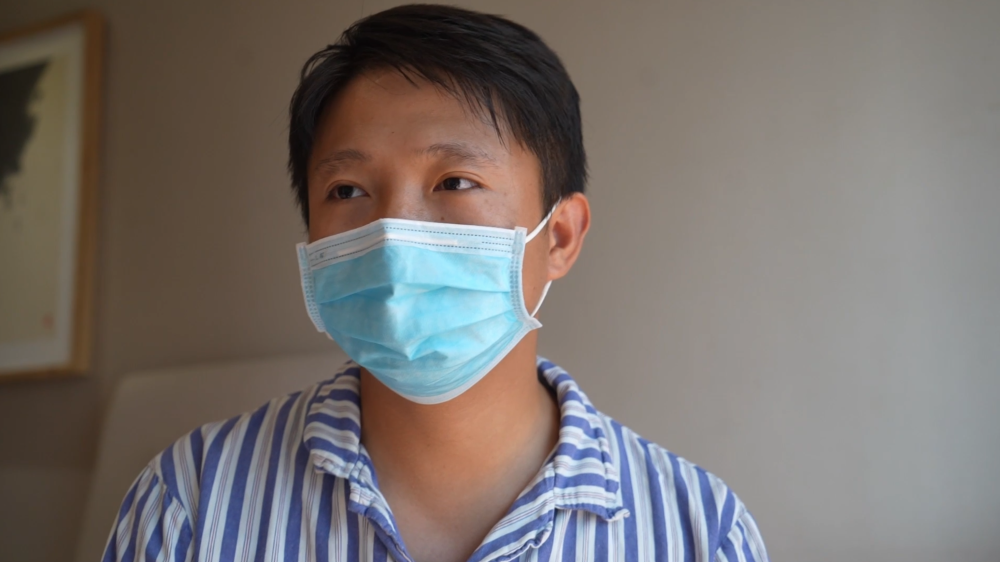 众人合力制服持刀男子 成都辅警符杰感谢热心群众