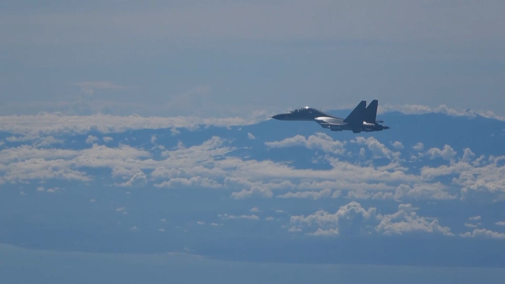 东部战区不断在台岛周边海空域睁开实战化散漫演训