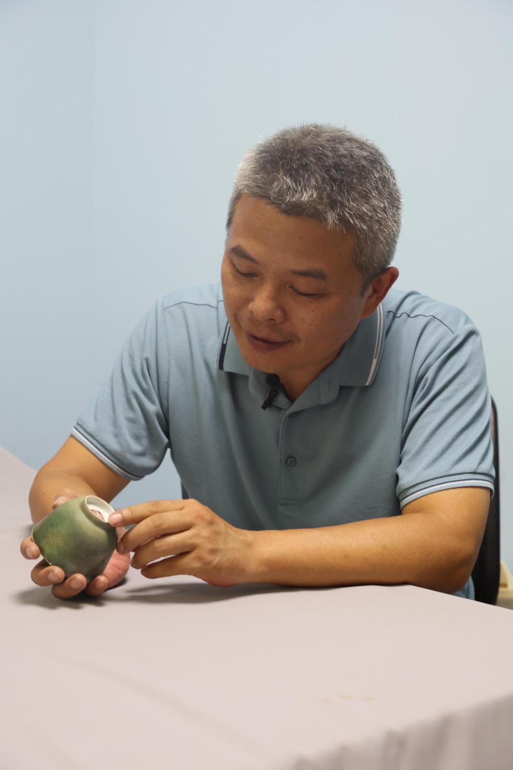 长江口二号古船出水文物亮相