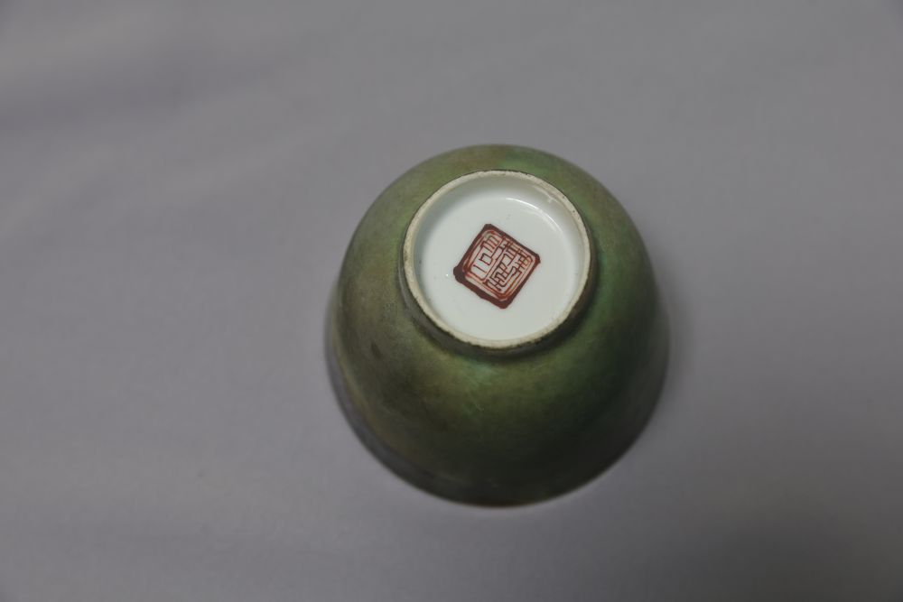 长江口二号古船出水文物亮相