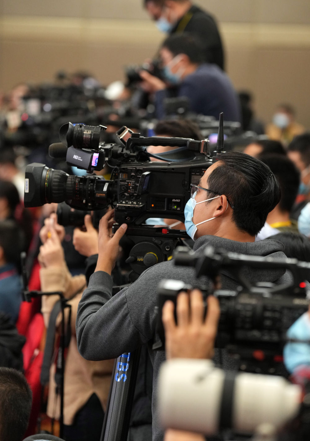 二十大新闻中心举行第五场集体采访 - 要闻聚焦 - 潍坊新闻网