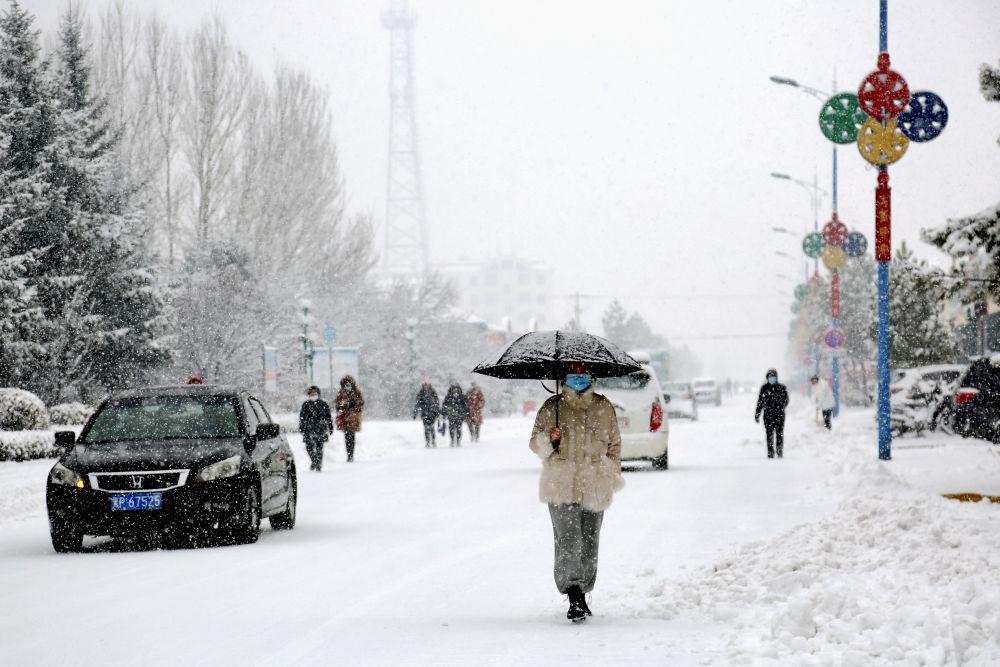 “中国最冷小镇”迎入冬以来最大降雪