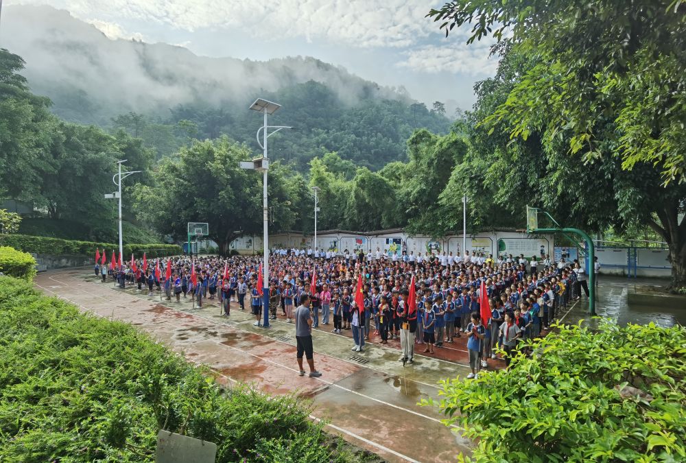 追光·世界视力日丨“零近视”小学最新后续 拥有5.3视力是什么体验?