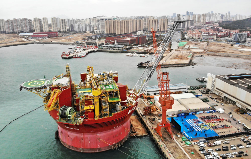 新华全媒+丨中国制造“海上油气巨无霸”顺利交付