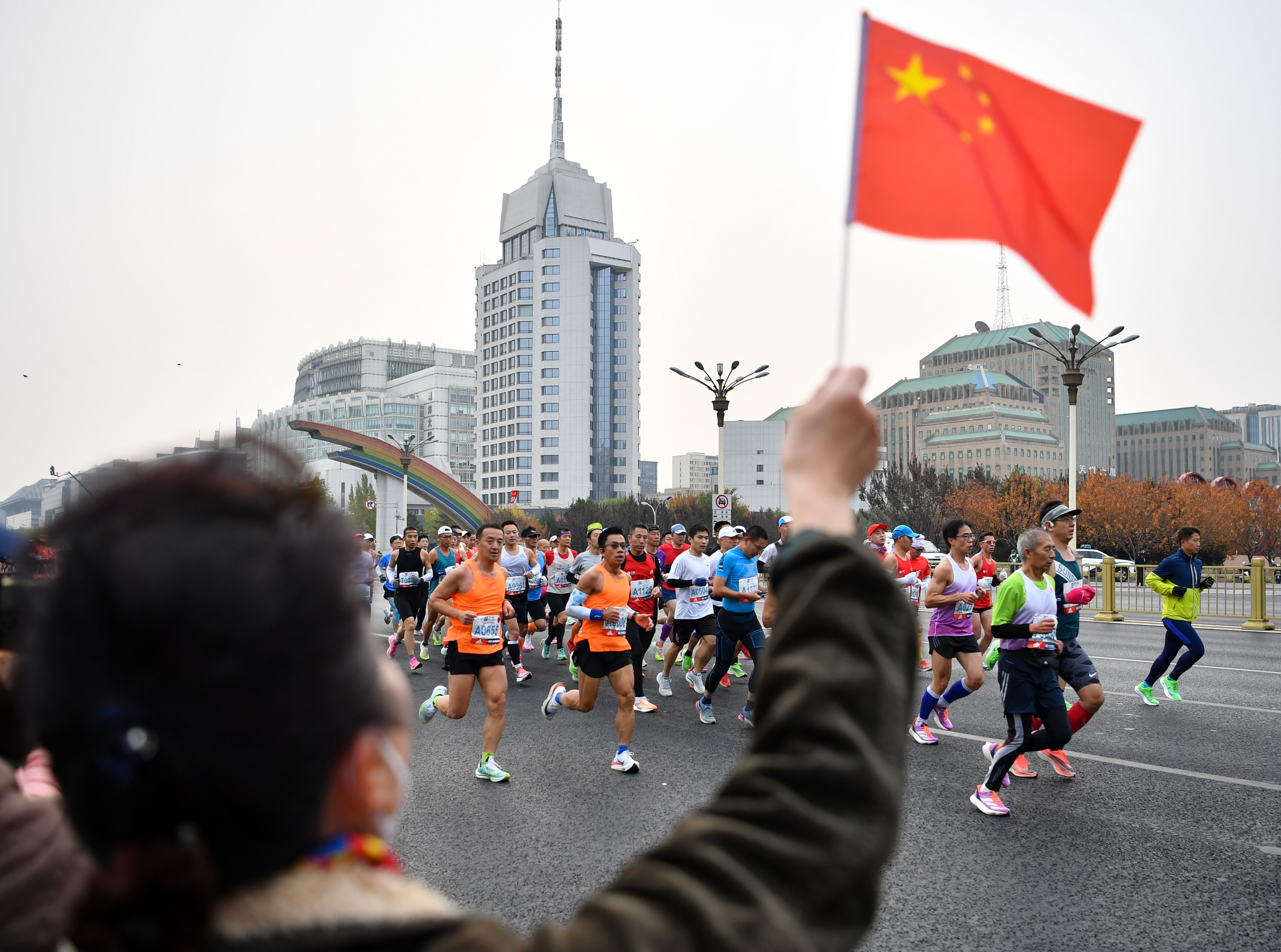 北京马拉松绘就城市靓丽风景