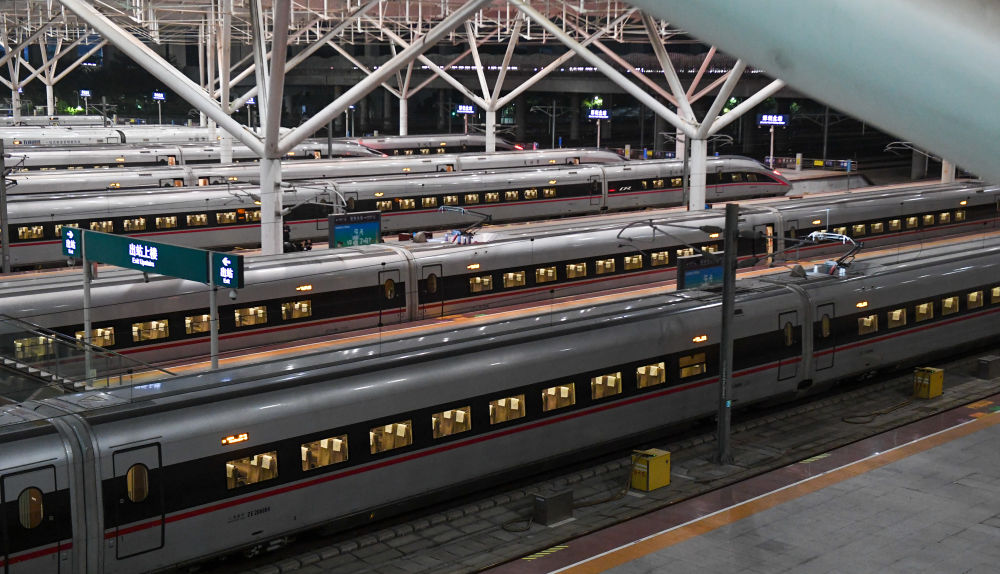 深圳铁路部门多举措服务春运旅客出行需求