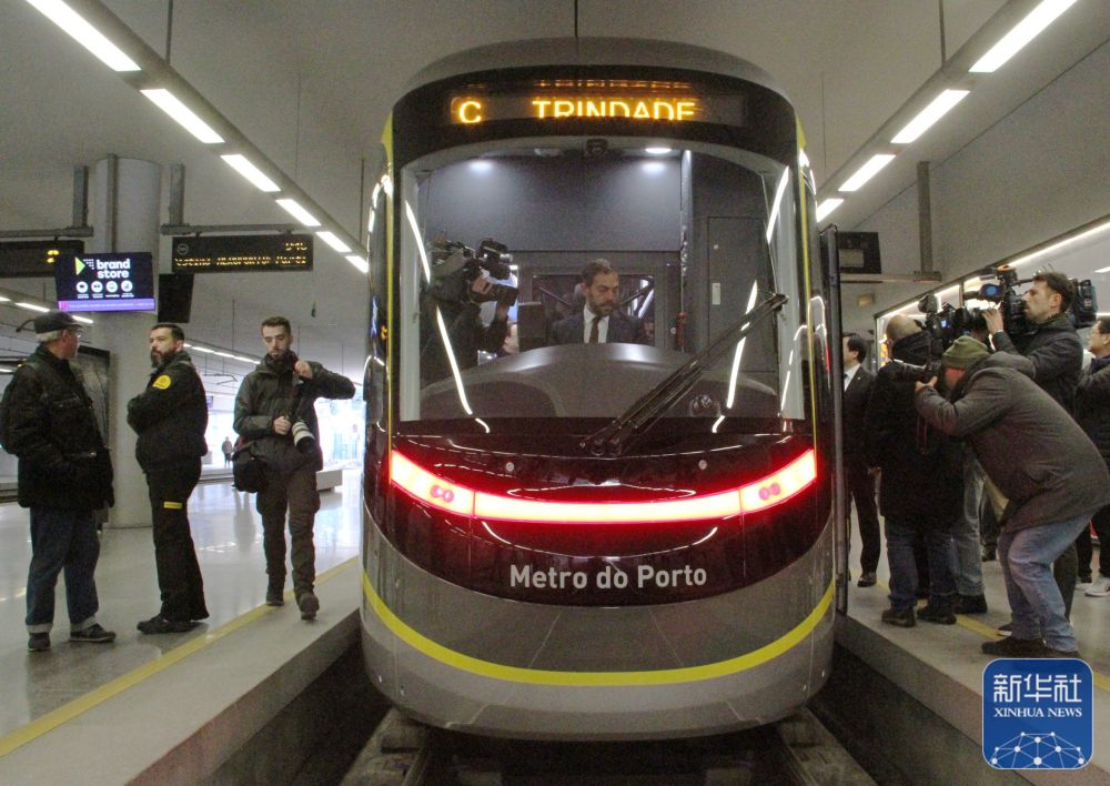 首次出口欧盟国家！中企向葡萄牙交付首列地铁列车
