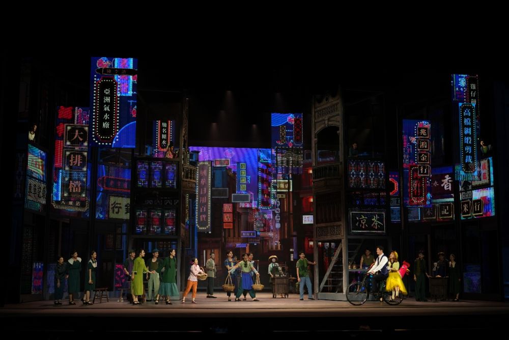 4月15日,原创音乐剧《广交天下》在广东省友谊剧院上演。新华社记者 伍嘉炜 摄