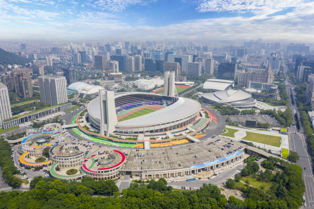 新华社——追光|这座揭开面纱的亚运会足球决赛场，瞧瞧有啥不一样(图3)