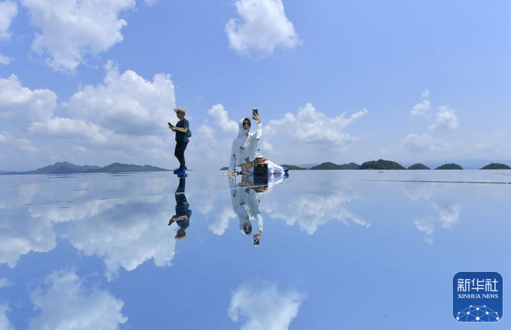 湖北恩施天空之镜引客来