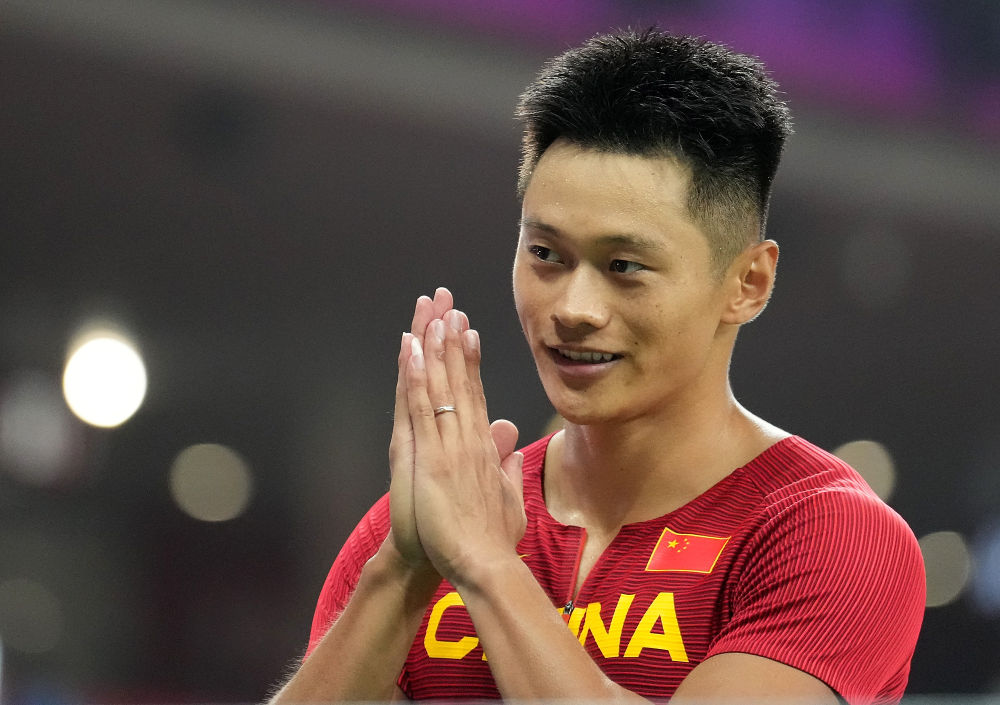 中国选手谢震业获得杭州亚运会男子100米金牌