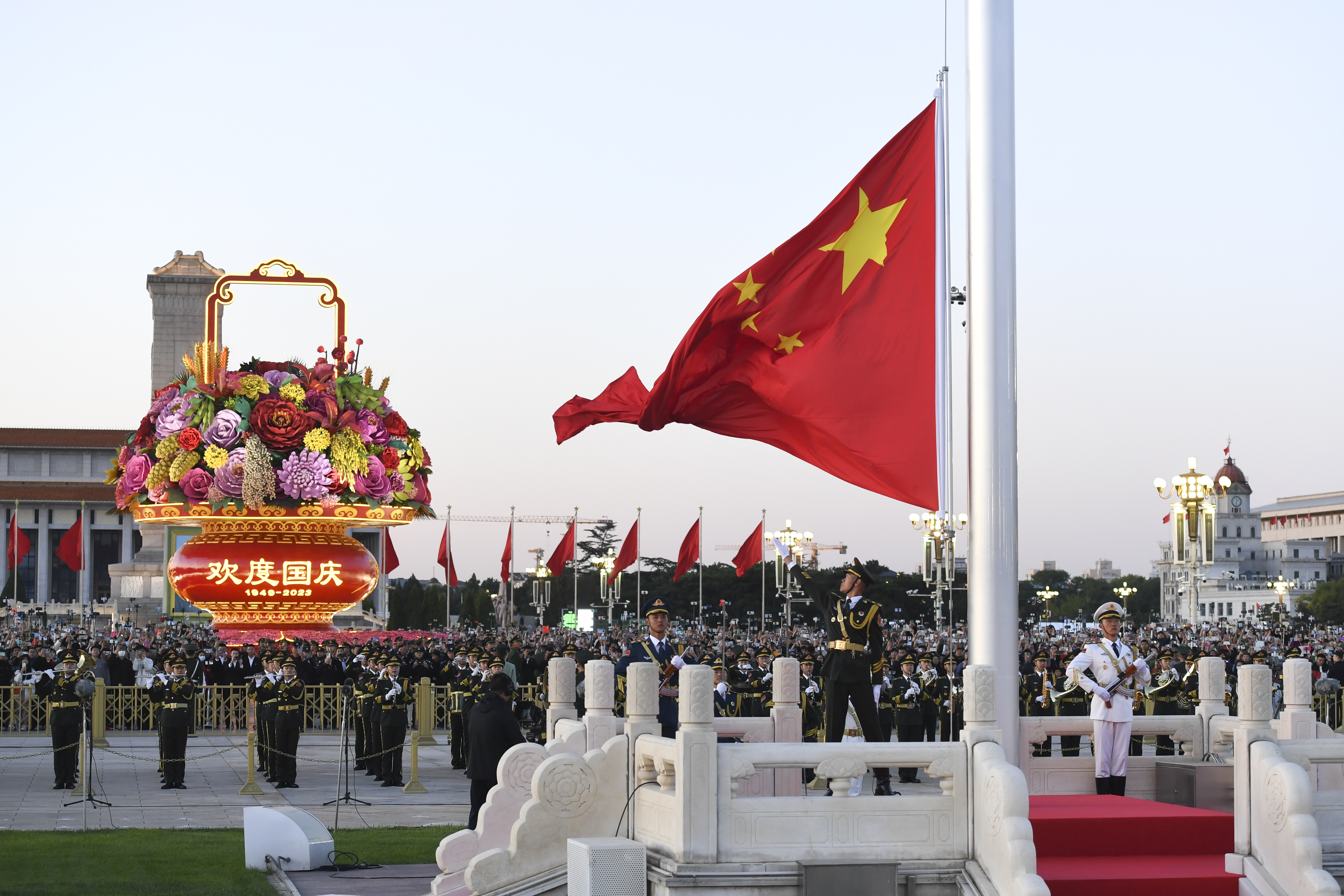 国庆阅兵升旗仪式图片