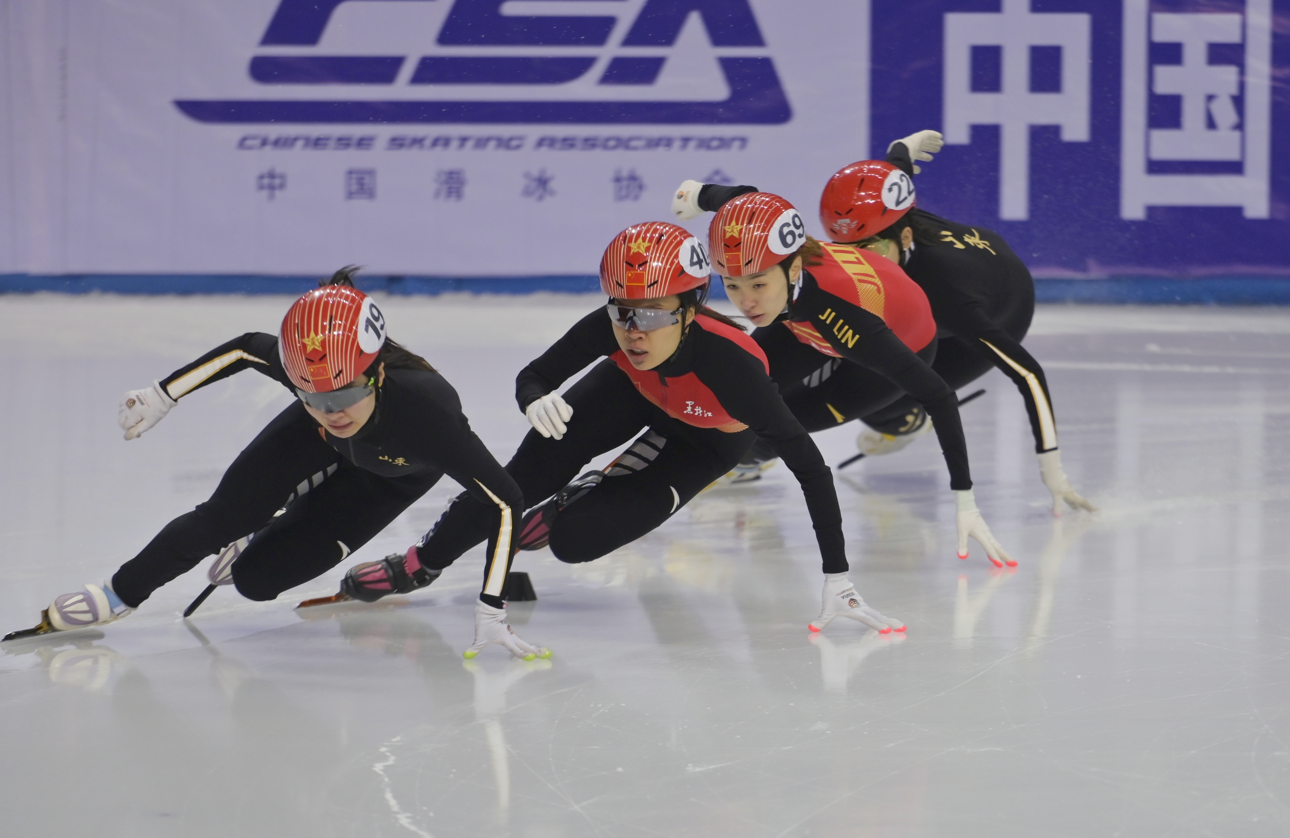 全国短道速滑锦标赛收官 安凯、官安贾惠凌分获男、凯贾女1000米冠军