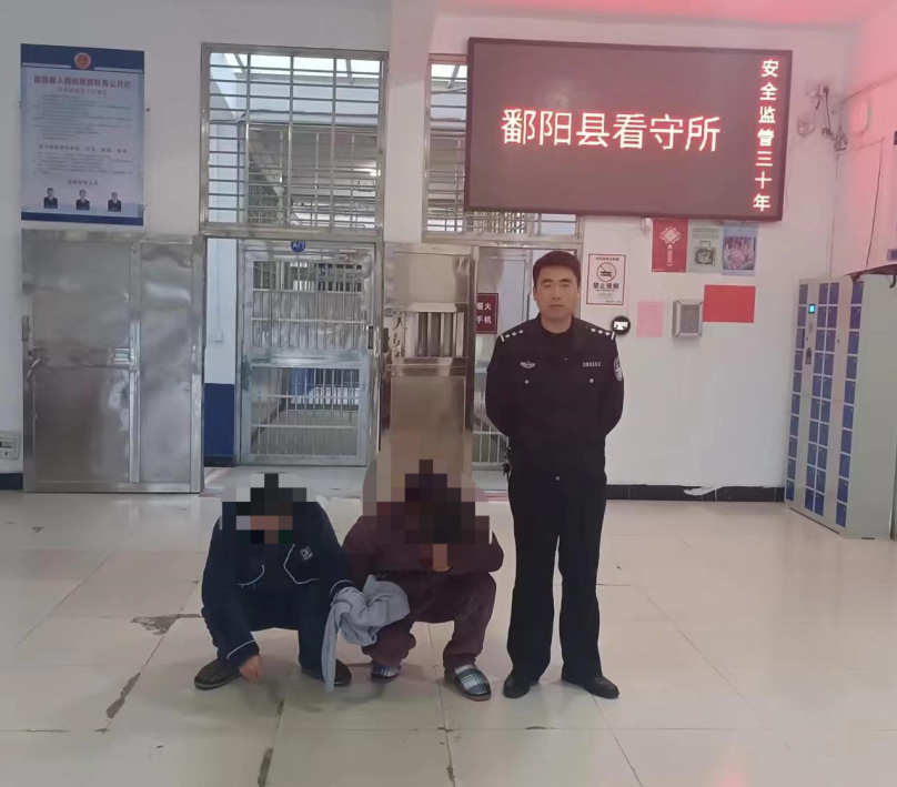 打包扔垃圾男子被刑拘