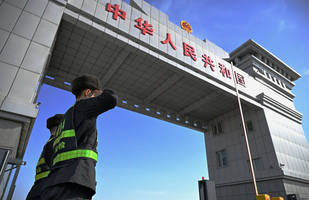 我在现场·照片背后的故事|在新疆阿勒泰,我看到他们的坚守与奉献 -天