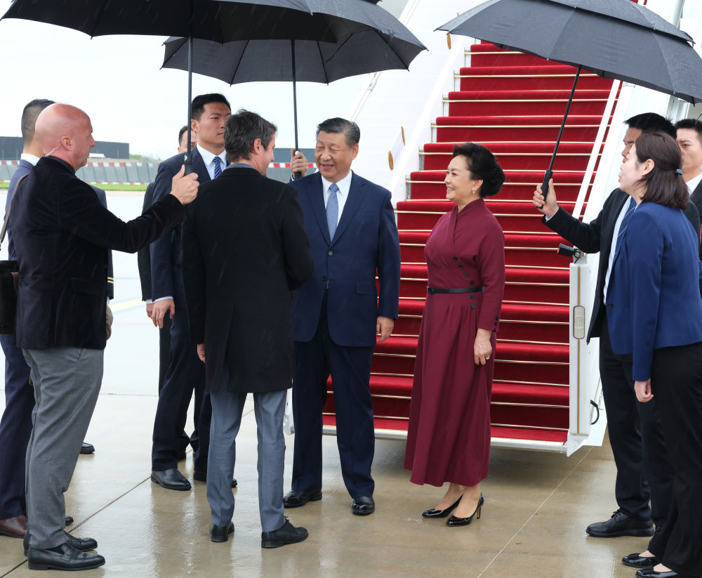 近距离｜习主席称赞法国总理中文“讲得很好，很标准”