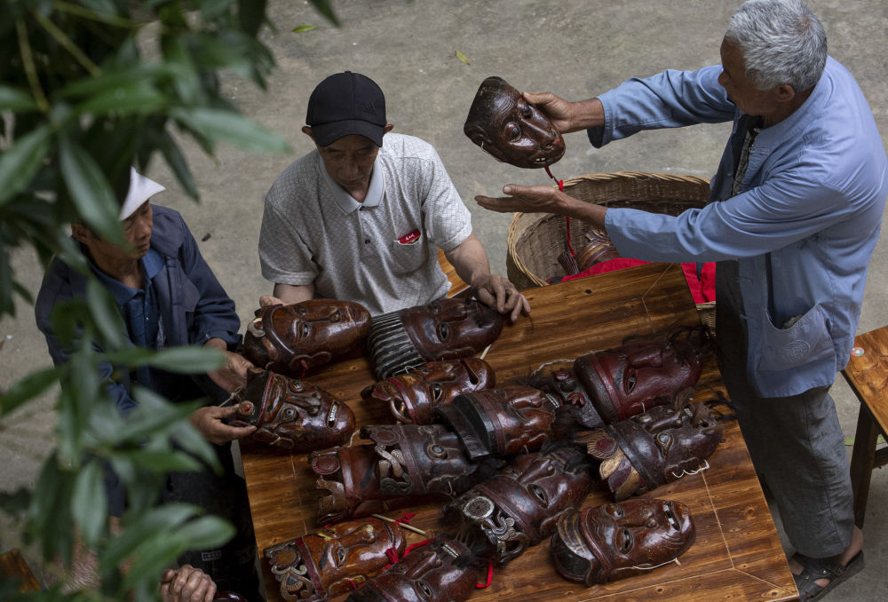 镜观·非遗丨酉阳阳戏艺人：一手耕田一手戏