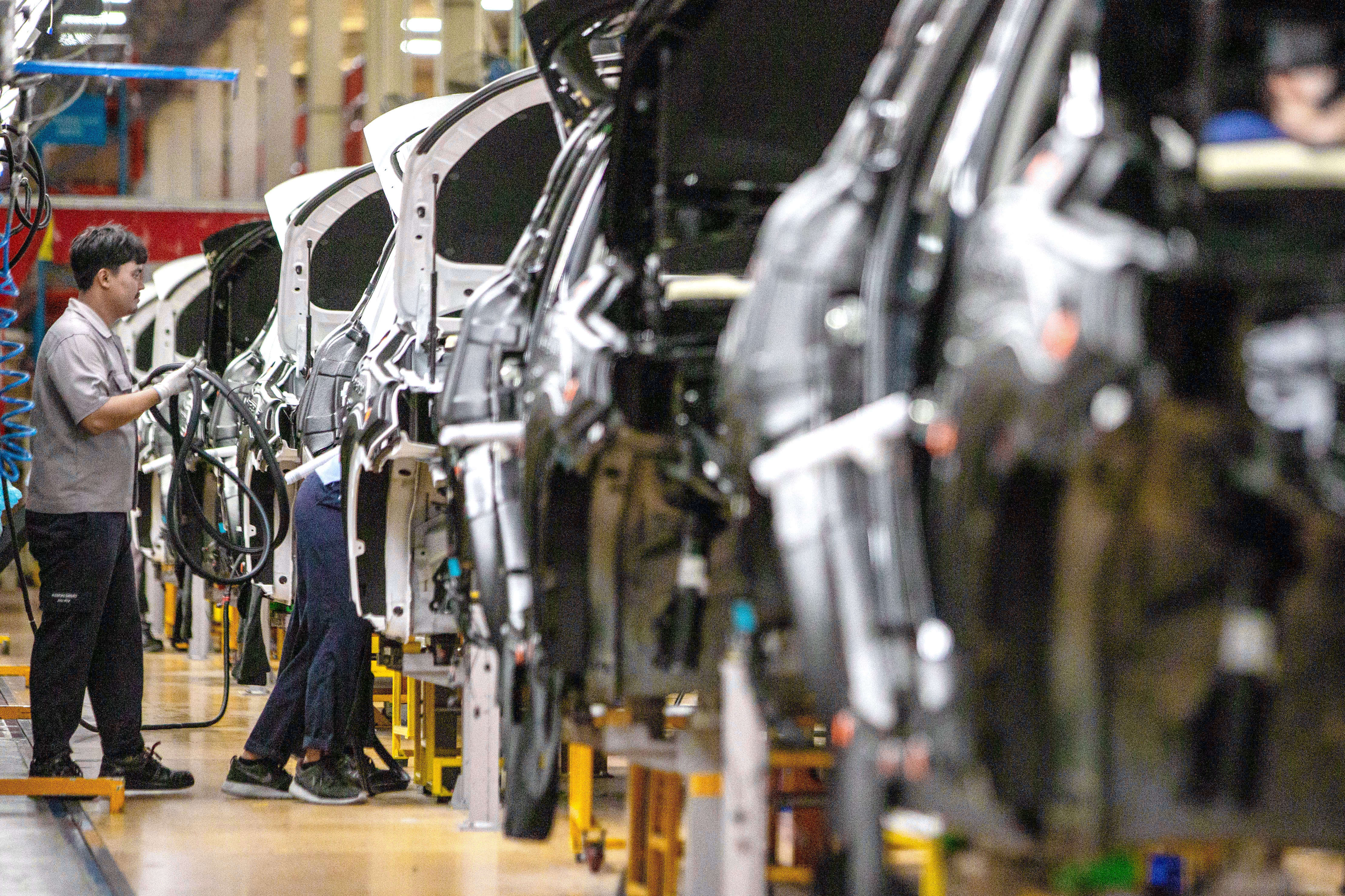 中国新能源"产能过剩论"有悖事实与常理——来自"中国经济圆桌会"的