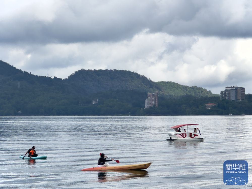 台湾"端午连假"期间,日月潭景区成为岛内民众外出游玩的热门目的地.