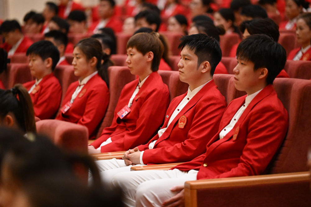 中国体育代表团总结大会现场图,你认出哪些熟悉面孔