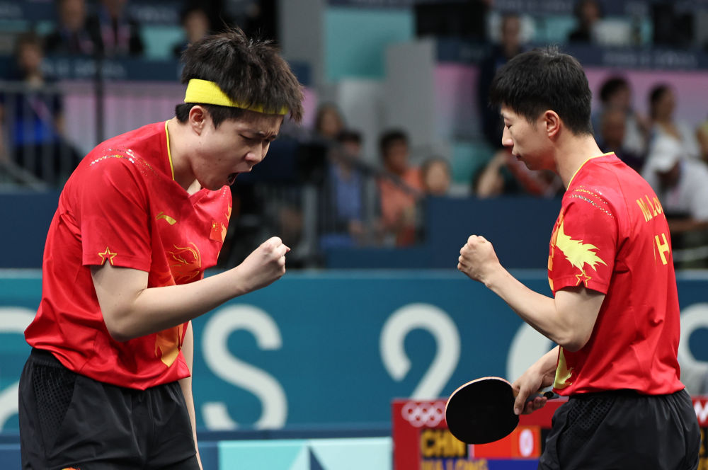 乒乓球男、女团体中国队晋级四强