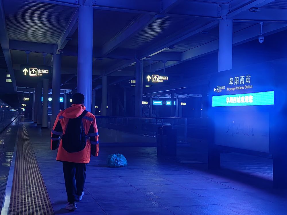 新春走基层｜“试乘师”：黎明前我们为高铁“开路”OB电竞APP(图3)
