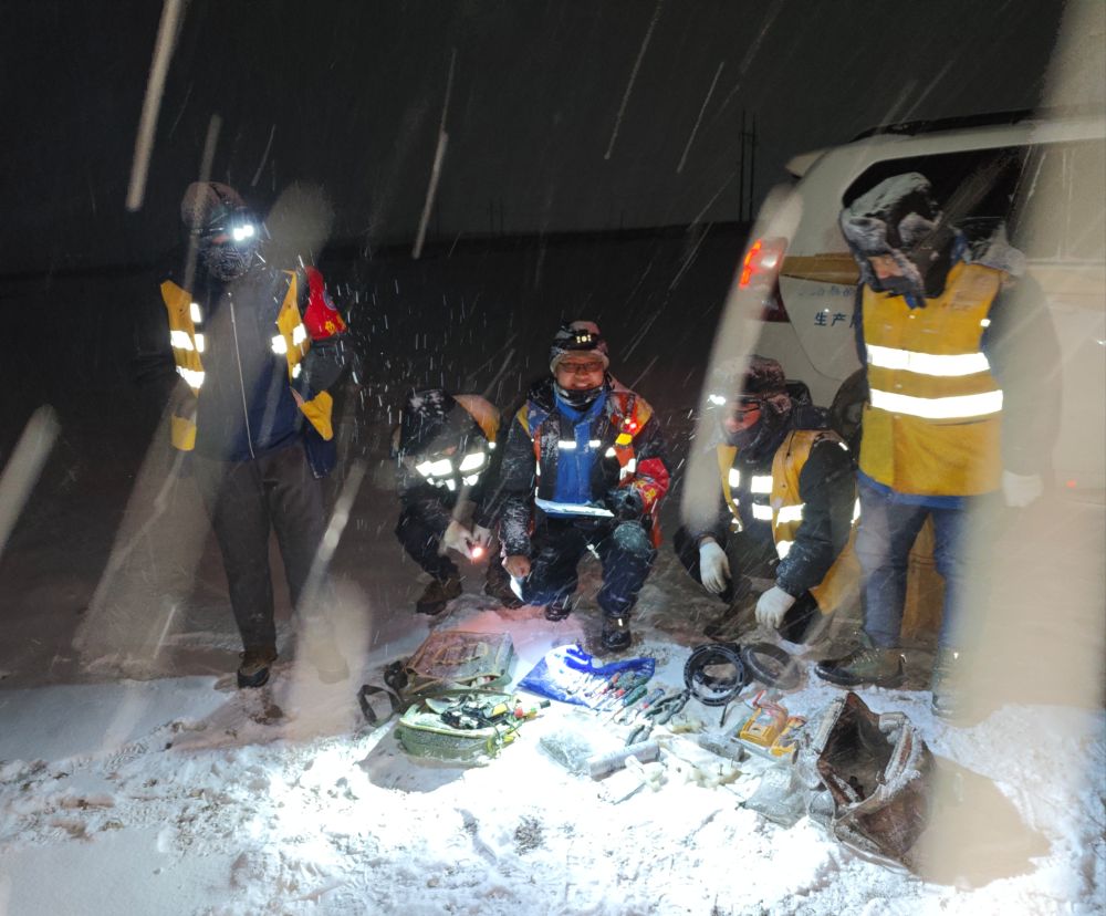 新春走基层|海拔4700米风雪中的春运信号守护