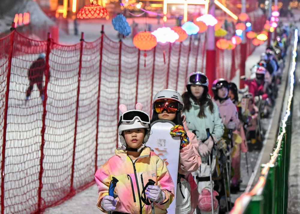 尊龙下载亚冬会｜体育时评：冰雪辉映 亚洲同心(图4)