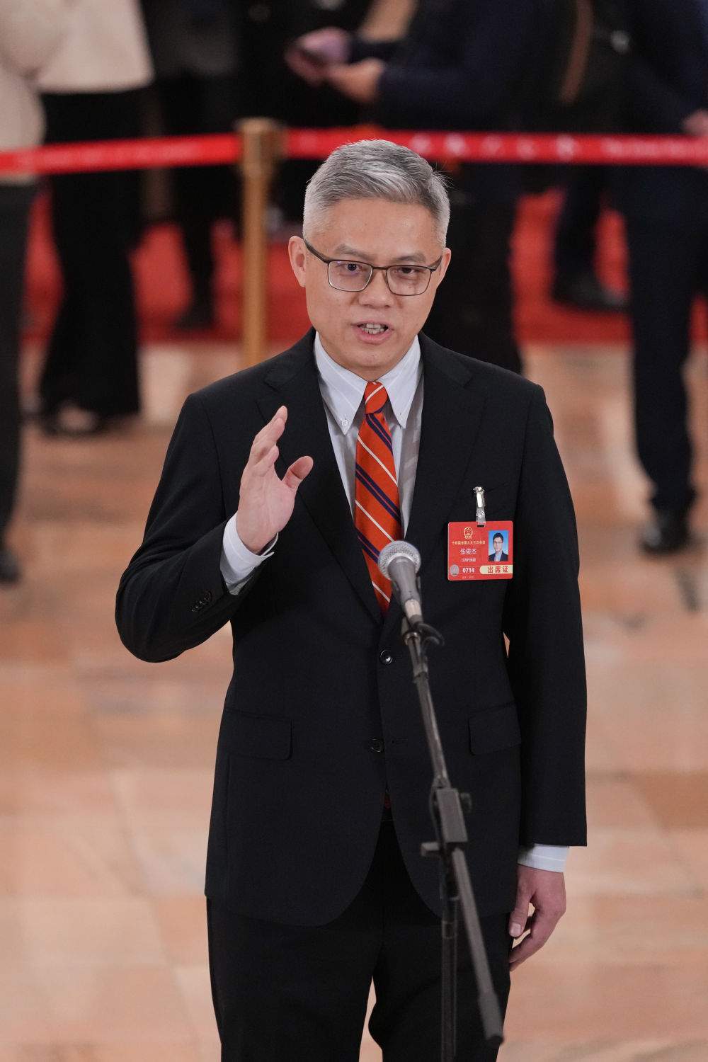 两会·青年观察｜用镜头记录赤诚之心
