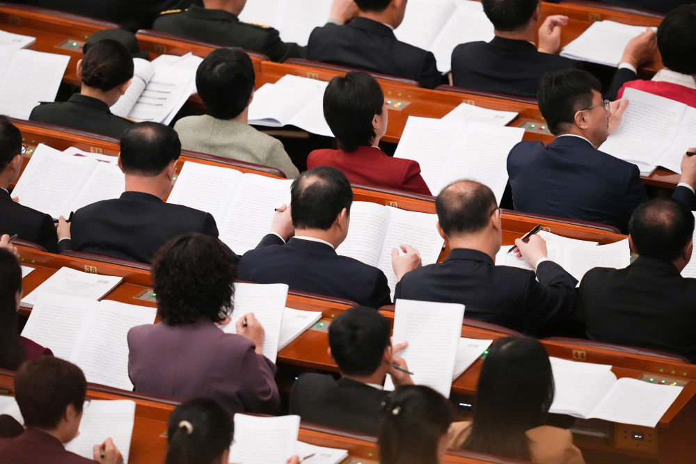 两会·青年观察｜用镜头记录赤诚之心