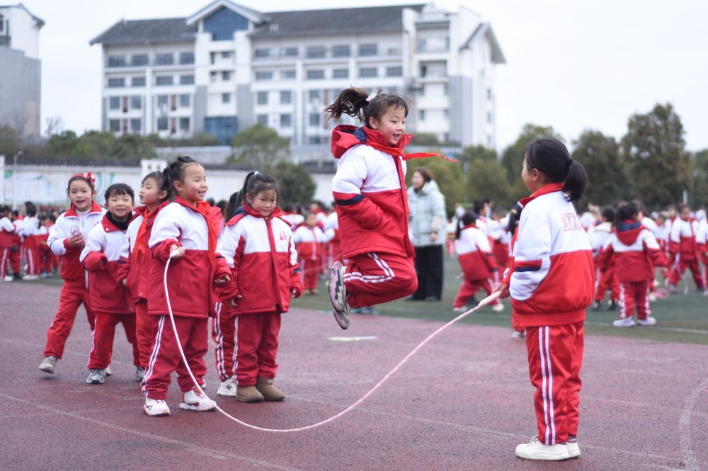 设施近民 老幼同惠 科技赋能——代表委员话“十四五”全民健身计划实施成效