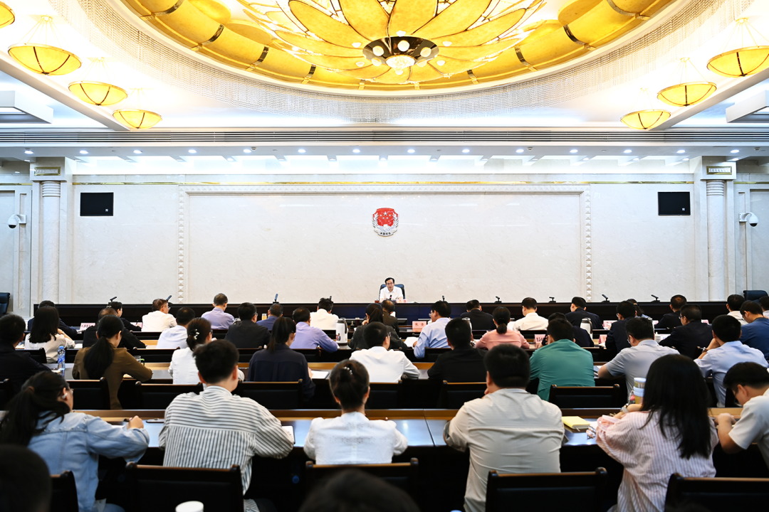 省司法厅举办深入贯彻中央八项规定精神学习教育读书班